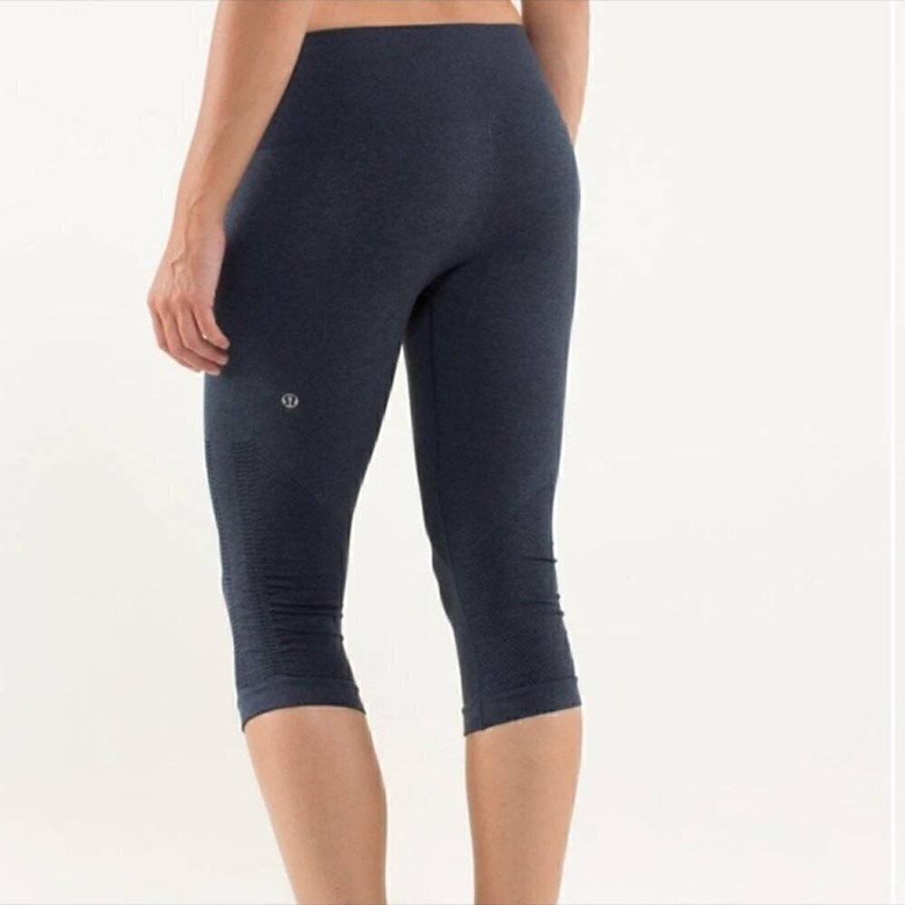 Lululemon Classic Scrunchie In the Flow II Capri